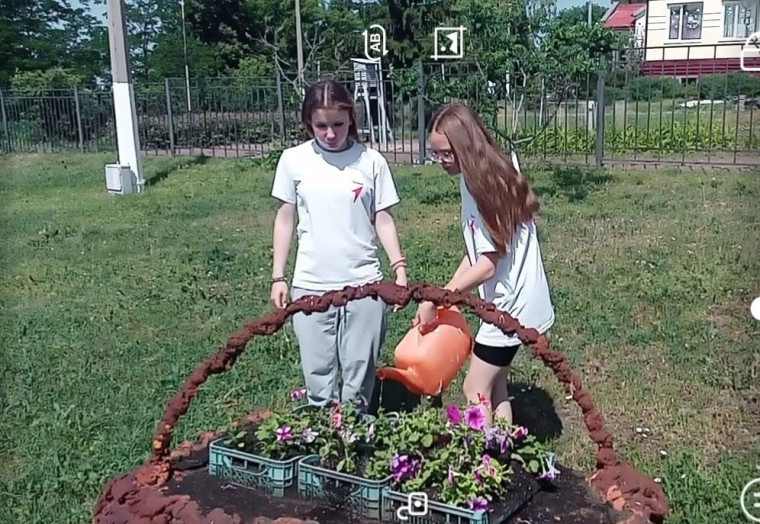 РАБОТА ТРУДОВОГО ОТРЯДА.